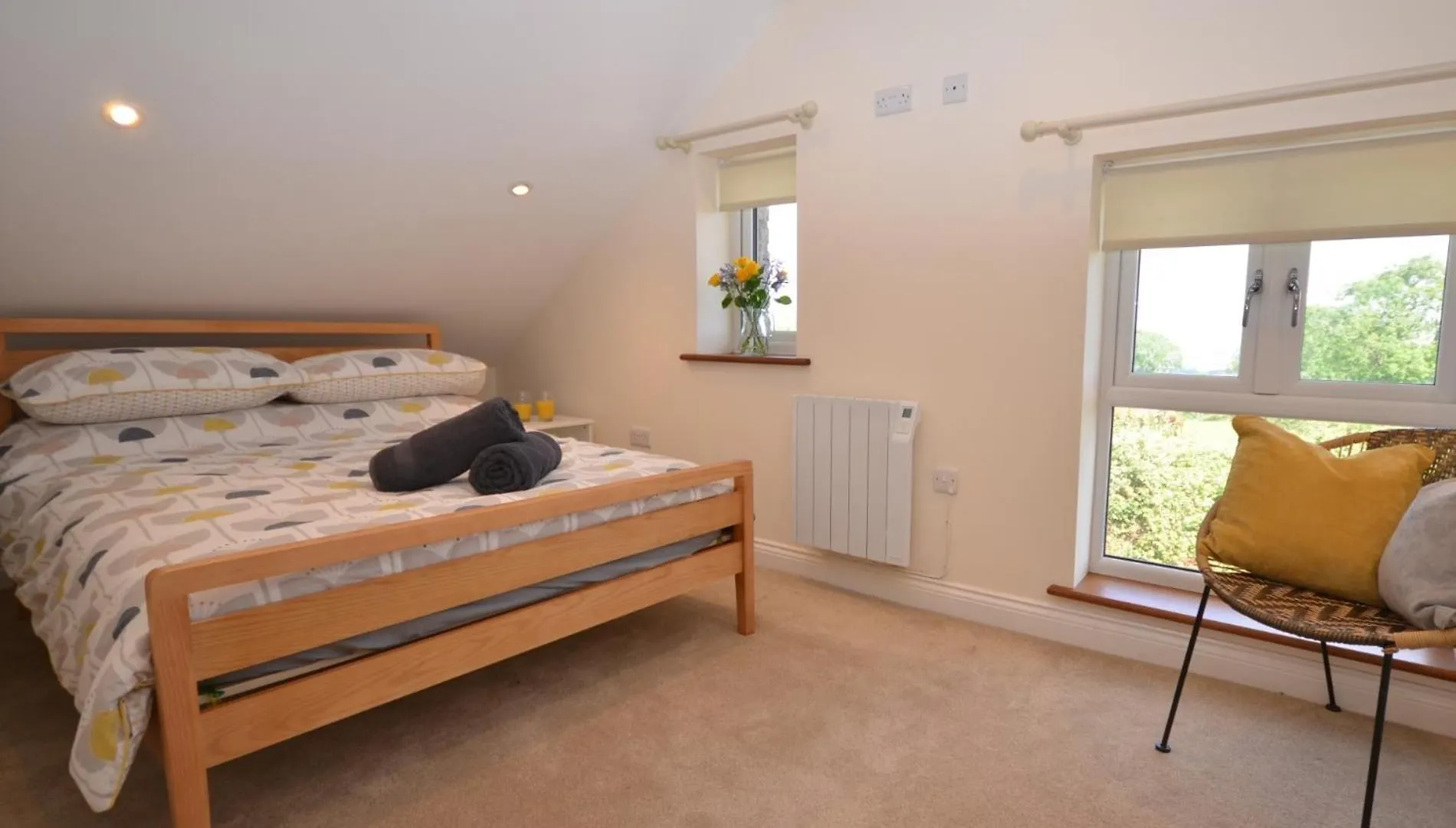 2 Bed In Bristol 75697 Villa