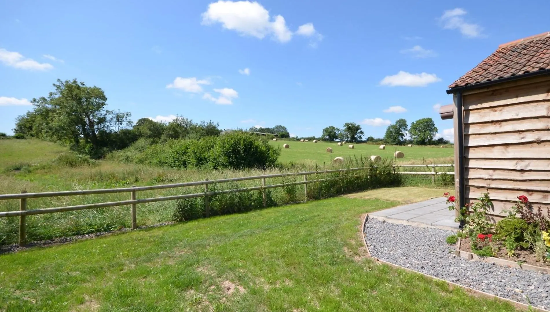 2 Bed In Bristol 75697 Villa United Kingdom